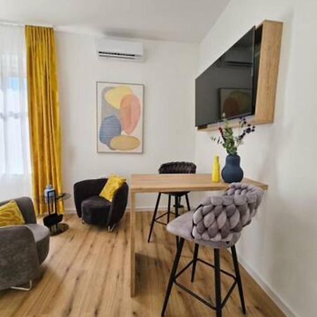 Appartamento New Stylish & Modern Studio Apart - With Sea View Pola Esterno foto