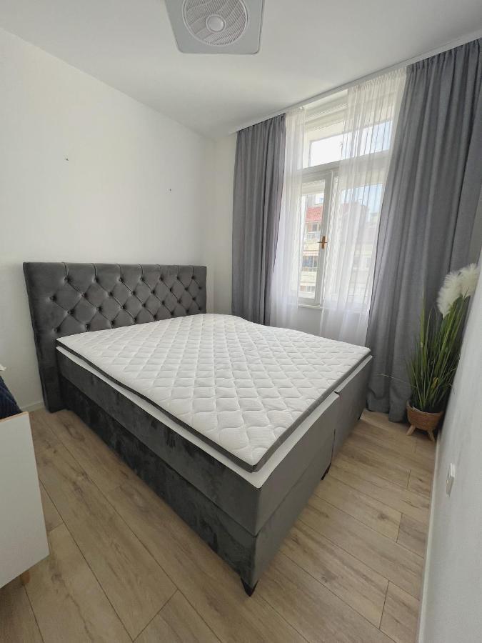 Appartamento New Stylish & Modern Studio Apart - With Sea View Pola Esterno foto